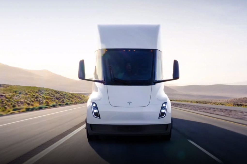 Tesla Finally Delivers First Semi Trucks To Customers Electrifying